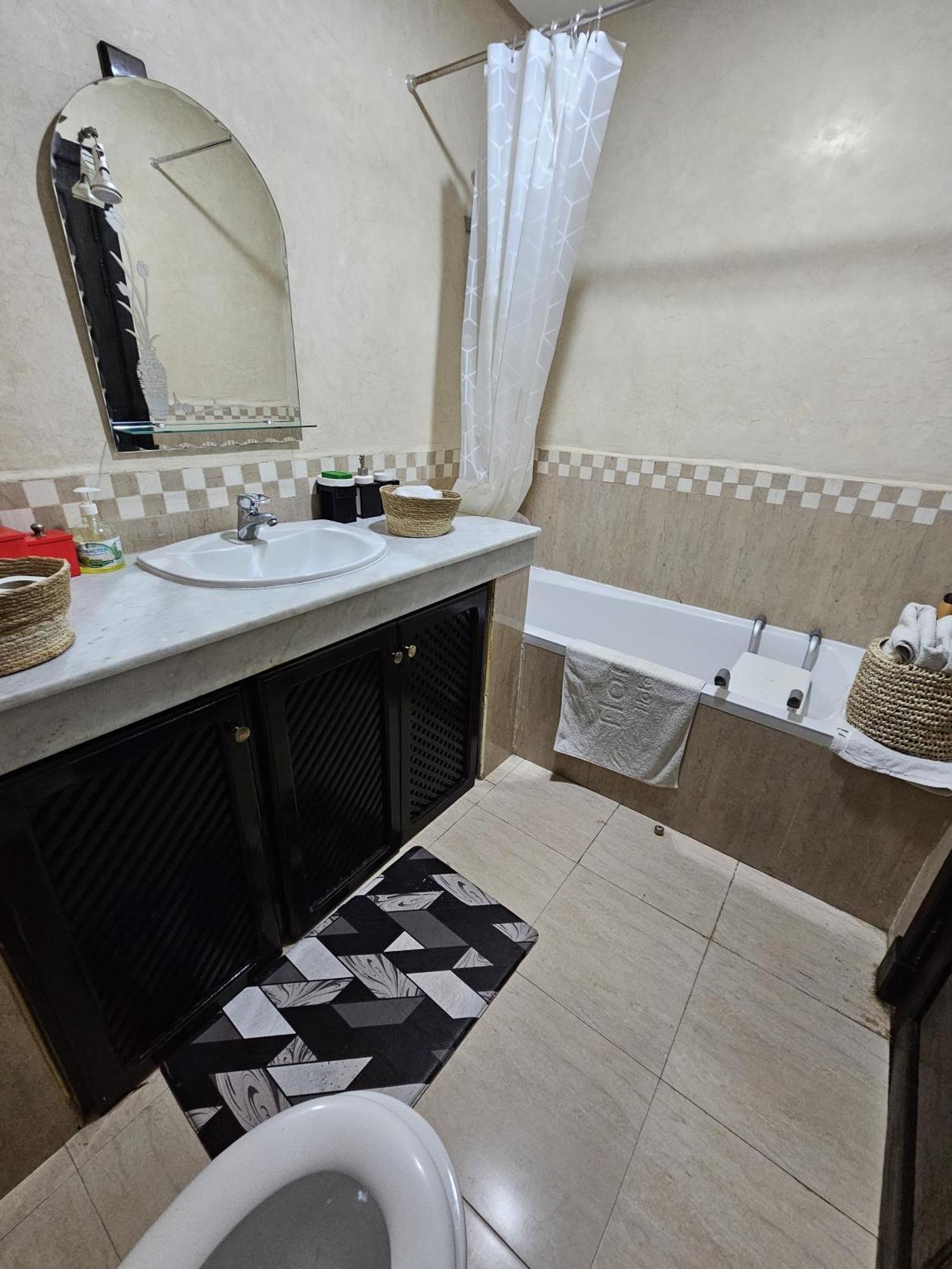 Appartement Douillet Au Centre Gueliz Marrakesh Bagian luar foto